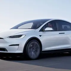 Cena Tesli Model X w Polsce: Ile naprawdę kosztuje i czy warto?
