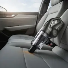 Odkurzacz samochodowy: Jaki wybrać, by auto lśniło czystością?