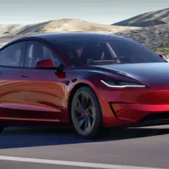 Ile koni ma Tesla? Pełna moc modeli S, 3, X, Y i sekrety osiągów