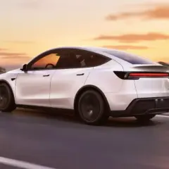 Ile koni ma Tesla Model Y? Szczegóły mocy i osiągów