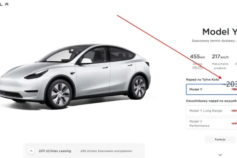 Biały Tesla Model Y z ceną 203 590 zł.