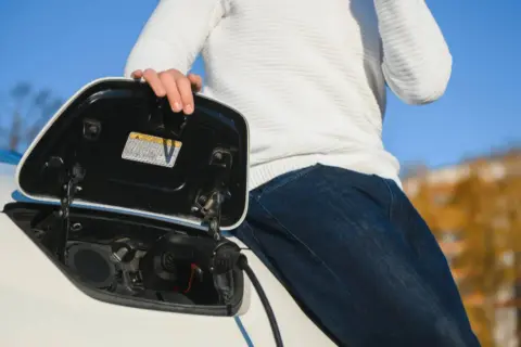Trwałość baterii w elektryku: 10 lat, 500 tys. km? Poznaj fakty!