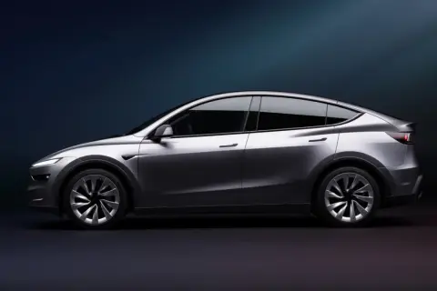 Tesla Model Y Juniper w Polsce: Kiedy premiera i czy warto czekać?